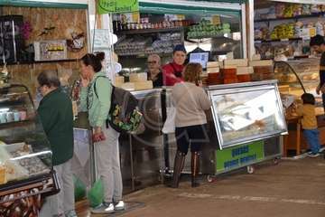 Presentación del calendario solidario 2010 en el Mercado Municipal de Telde (Foto TA)